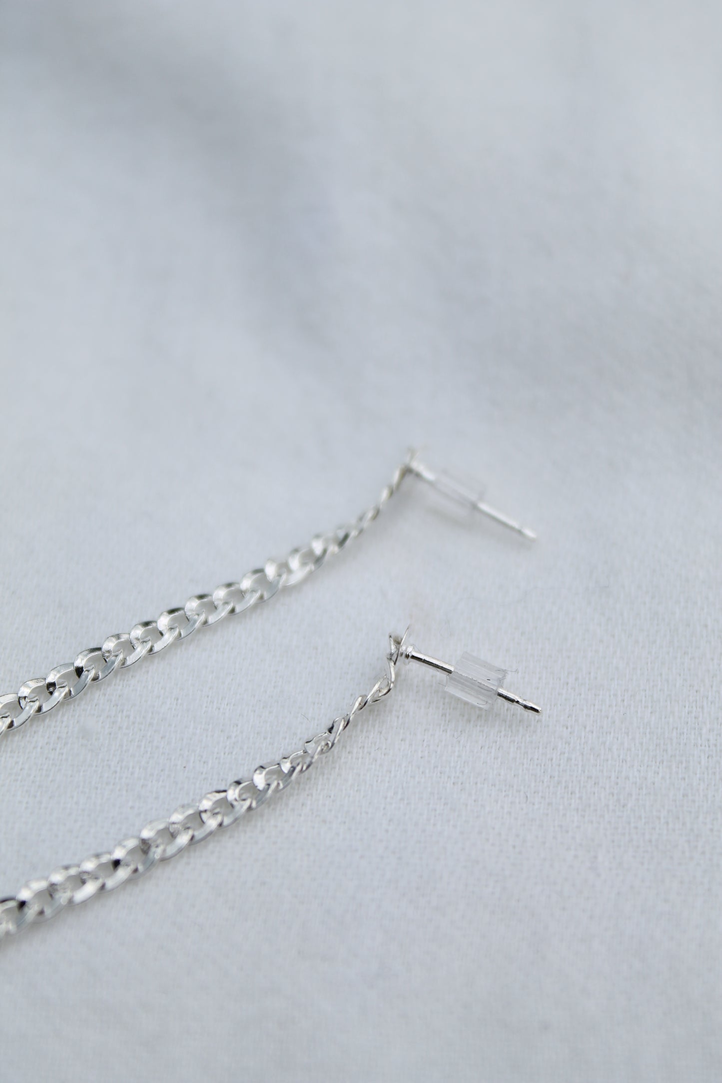 Chain Reaction Danglers Short